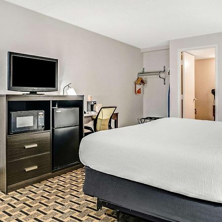 Quality Inn Detroit Downtown Exterior photo
